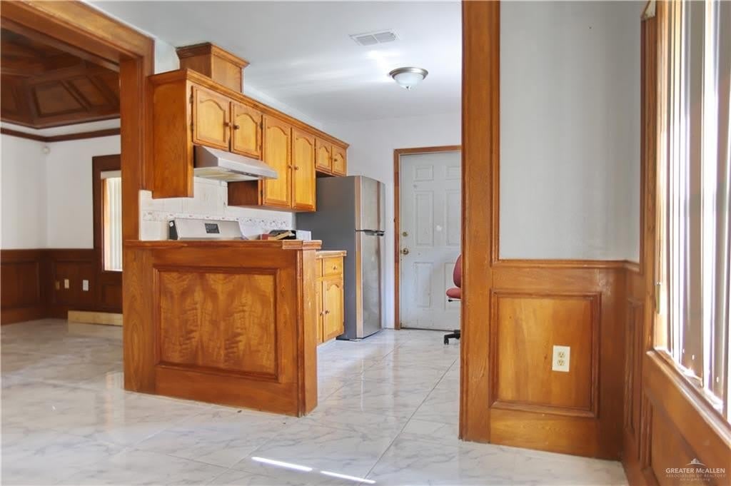 927 E Salazar Street – photo 3