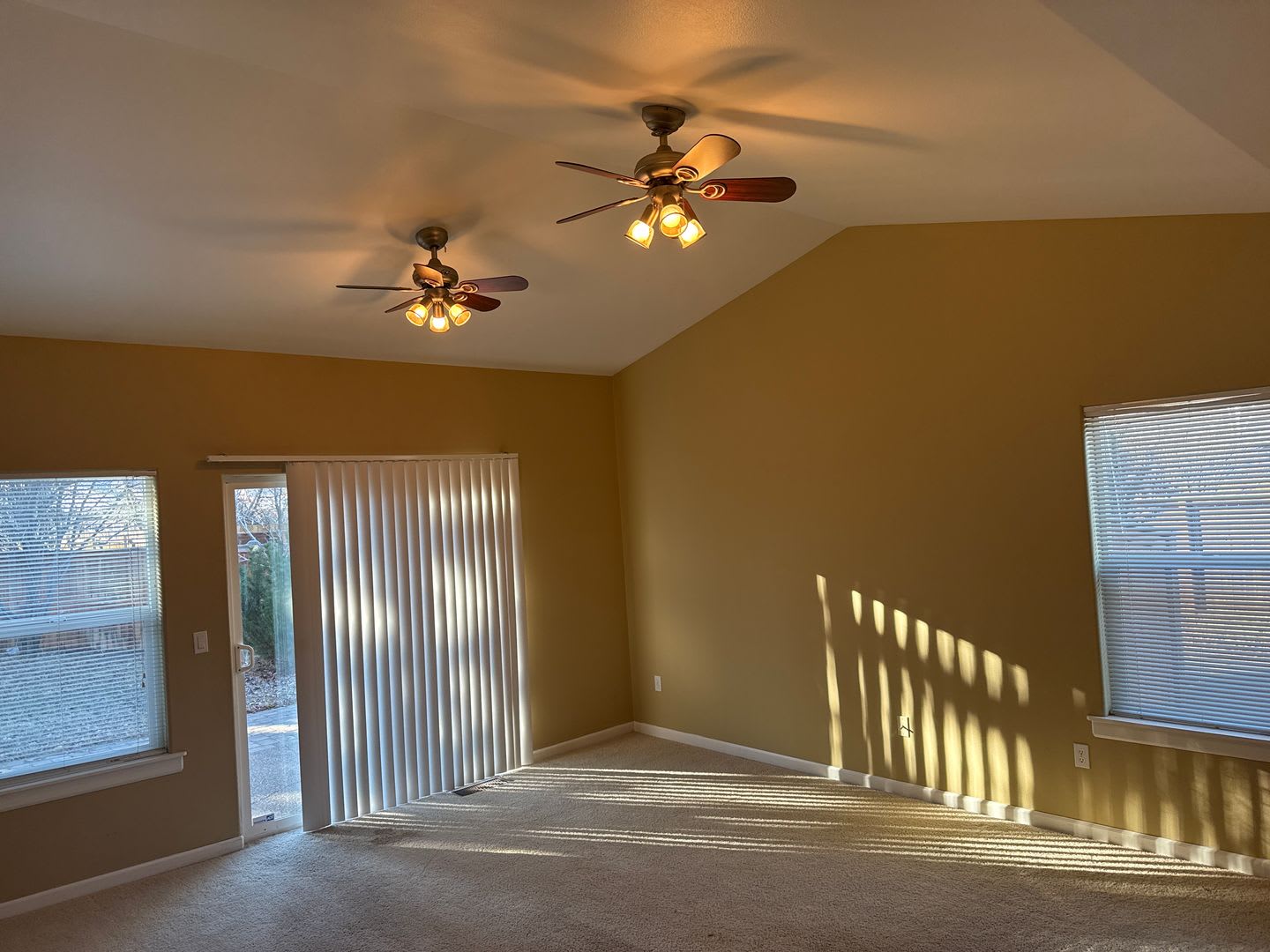 Pet Considered, East Bend 3 Bdrm, 2 Bath House, All Appliances, Air Conditioning, Fenced Yard, Double Garage – photo 2
