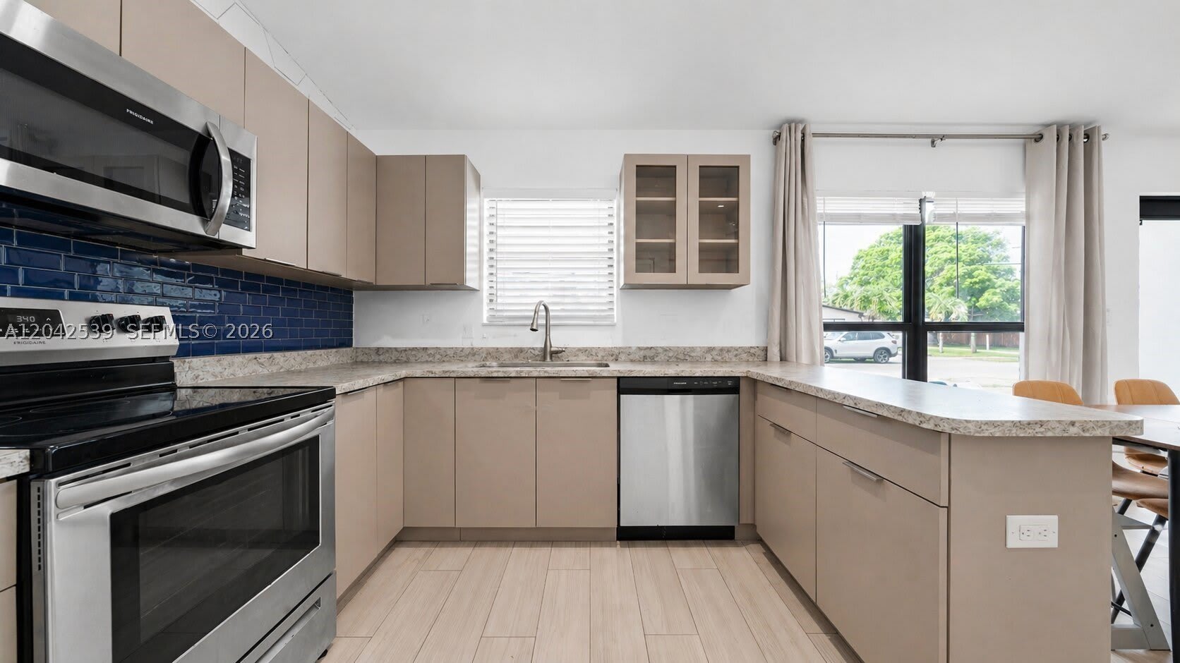 1704 Rodman St – photo 3