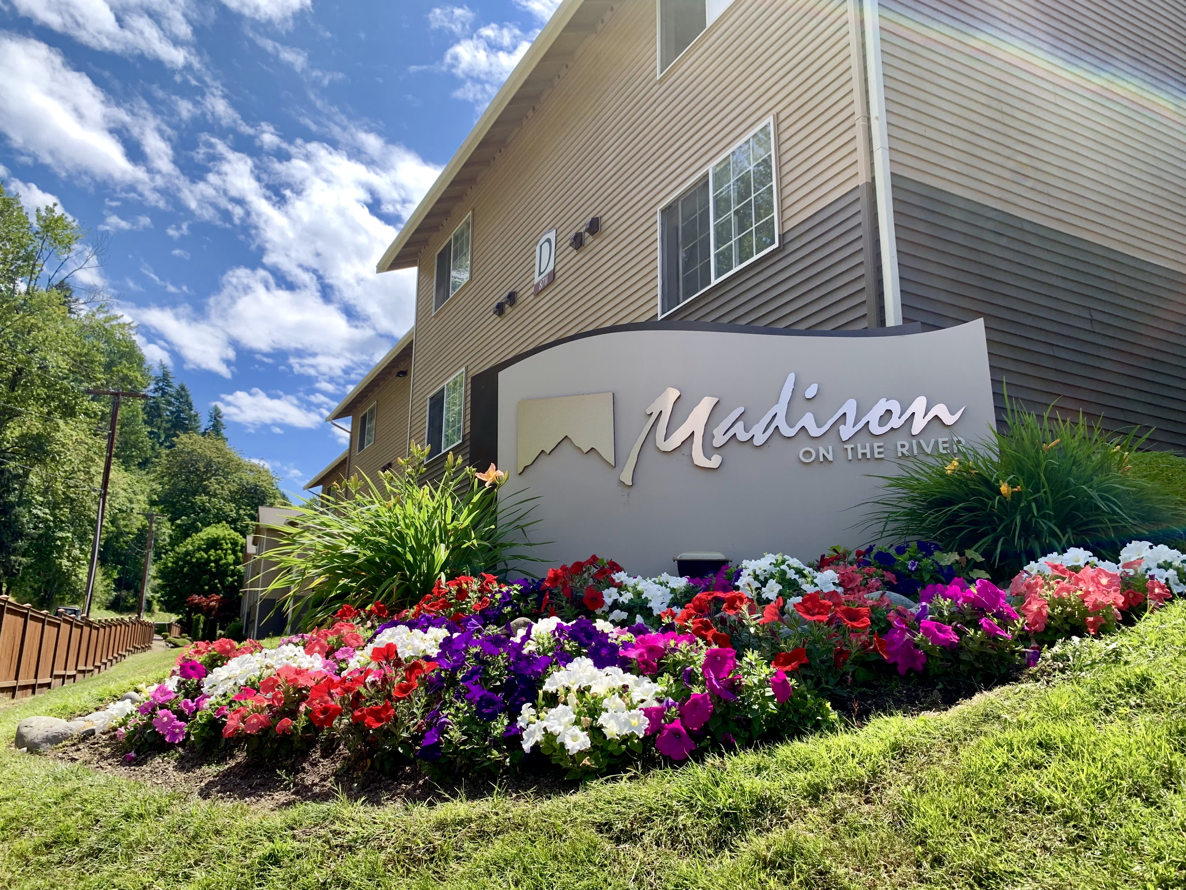Madison on the River – photo 1