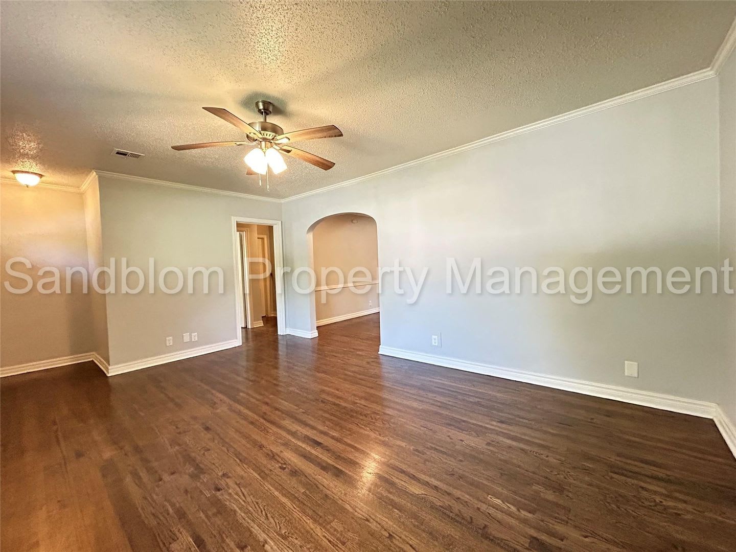 For Lease – photo 3