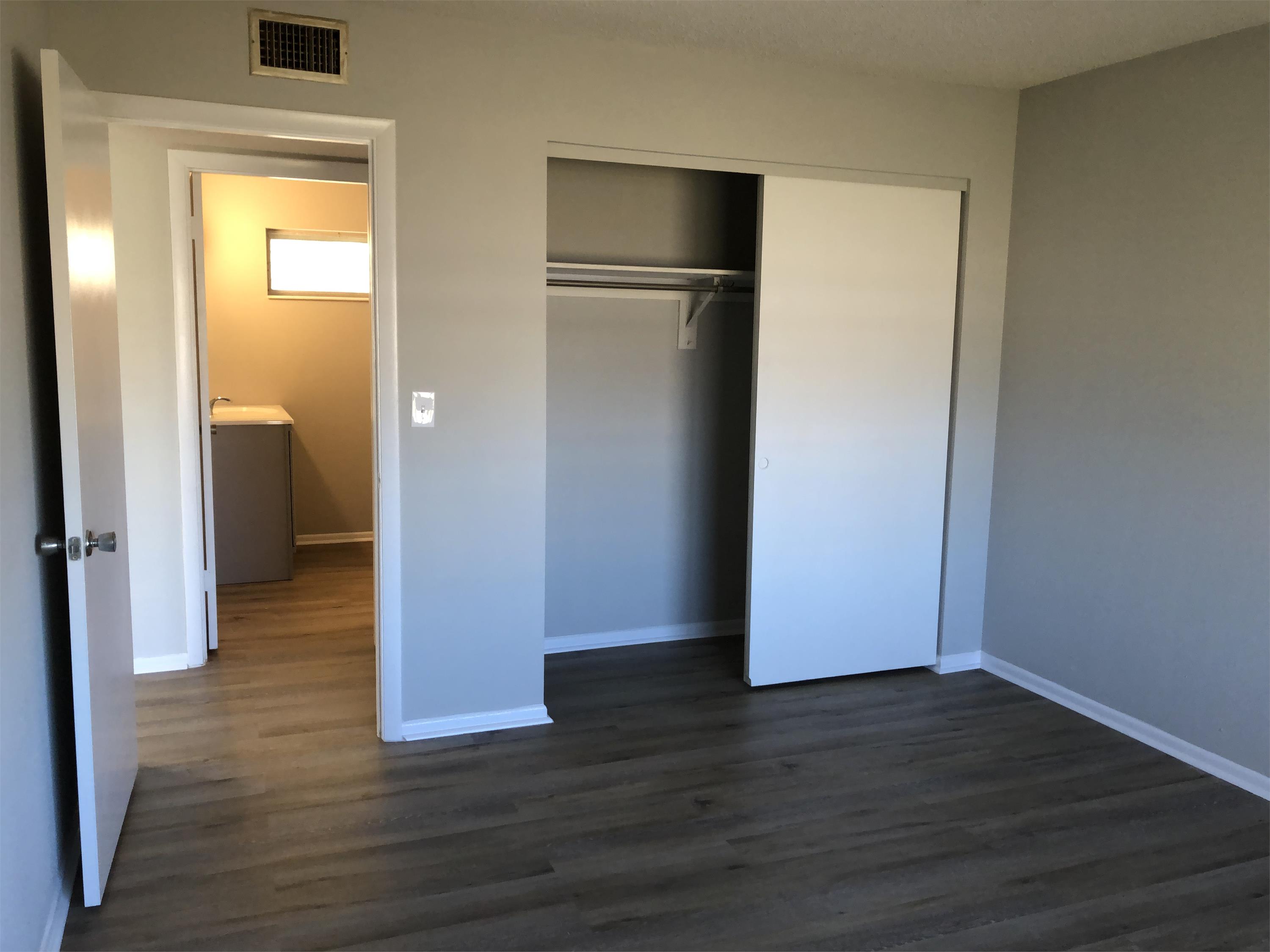1920 W Lakeview Blvd-4 – photo 3