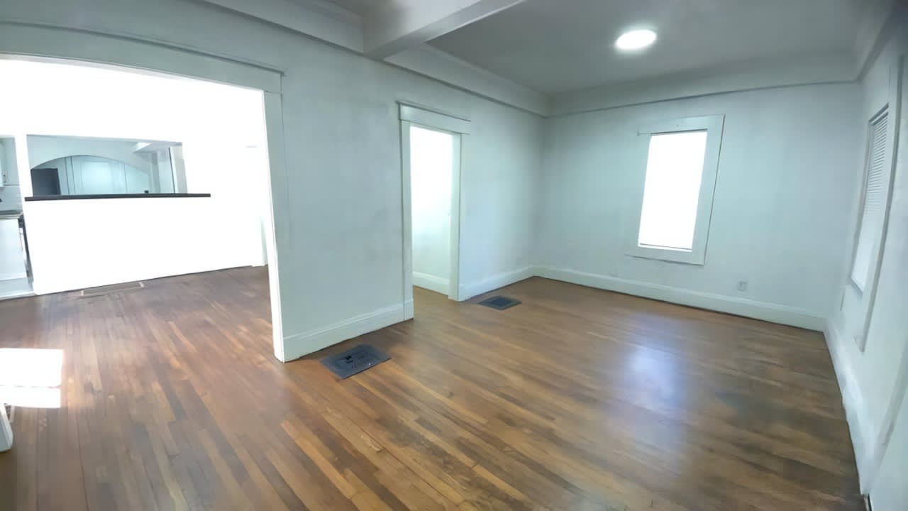 2217 East 37th Street – photo 2