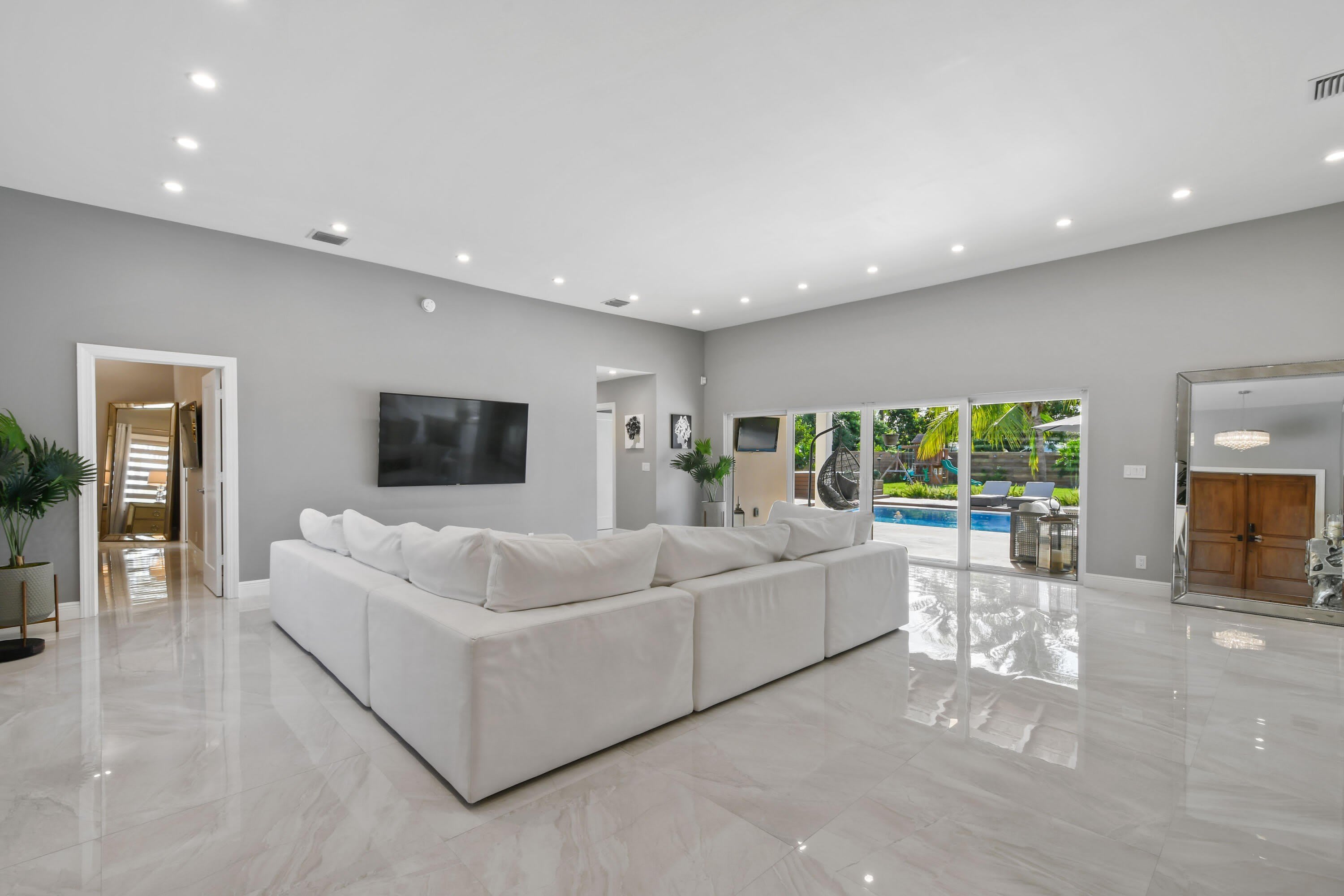 7101 W Lake Drive – photo 3
