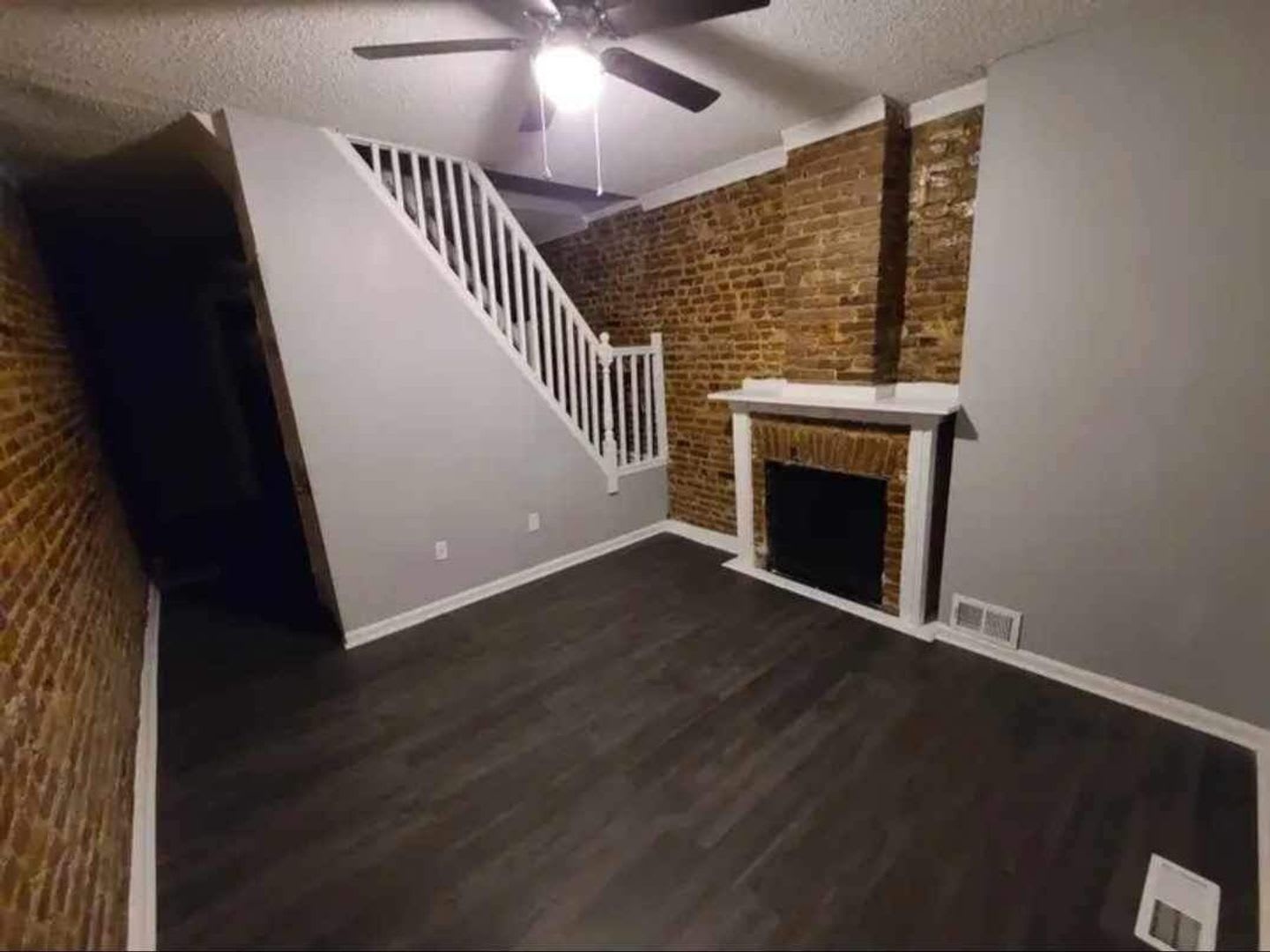 3 Bedroom 1 Bathroom Townhouse – photo 3
