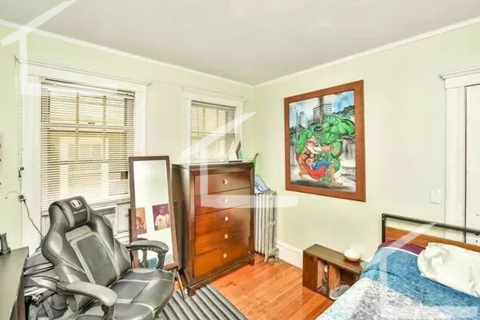 Large 4 bed in Brookline – photo 1