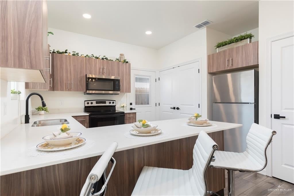 1006 N Clarence Avenue – photo 4