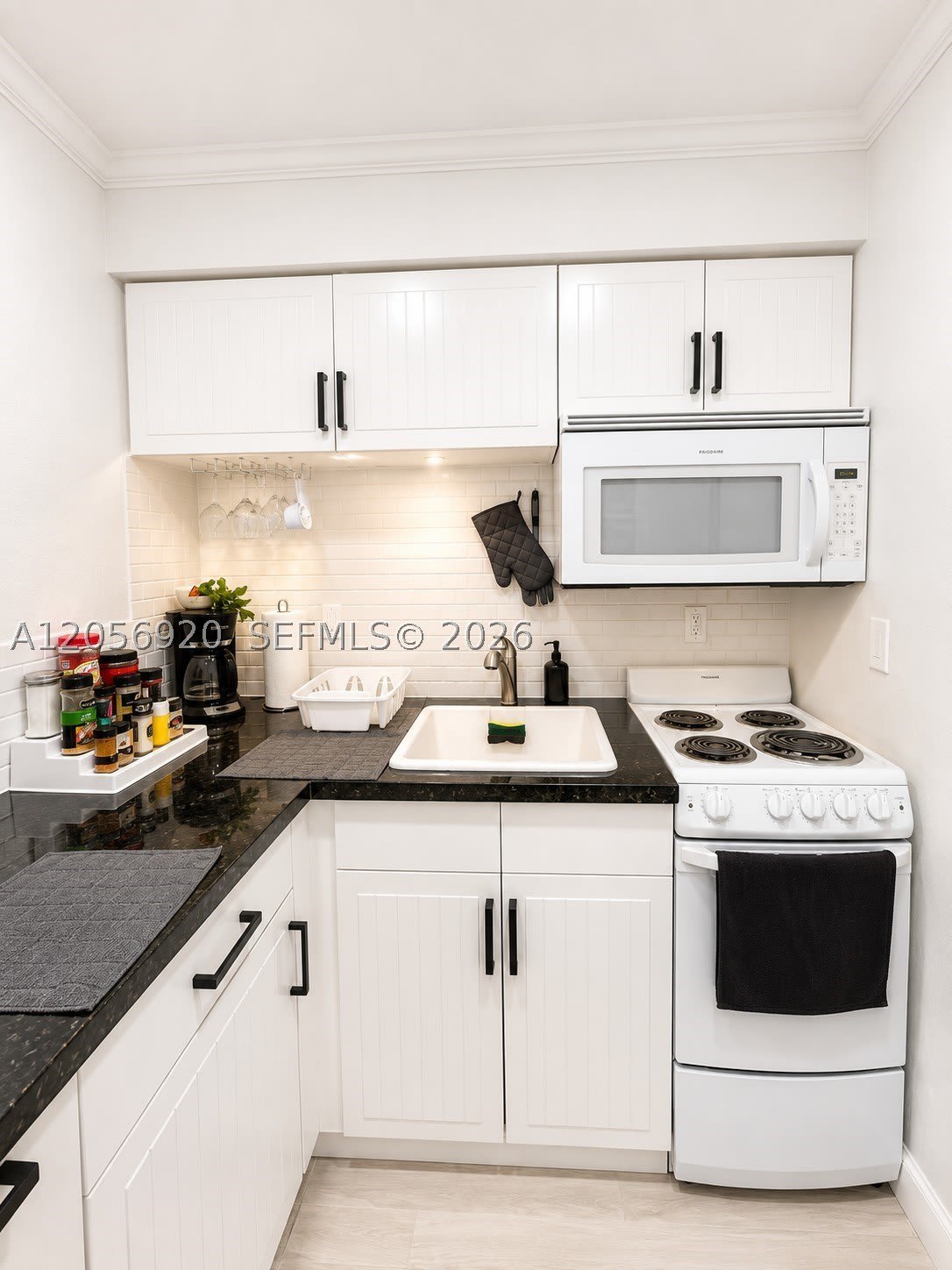 1808 Ne 11Th Ave – photo 4