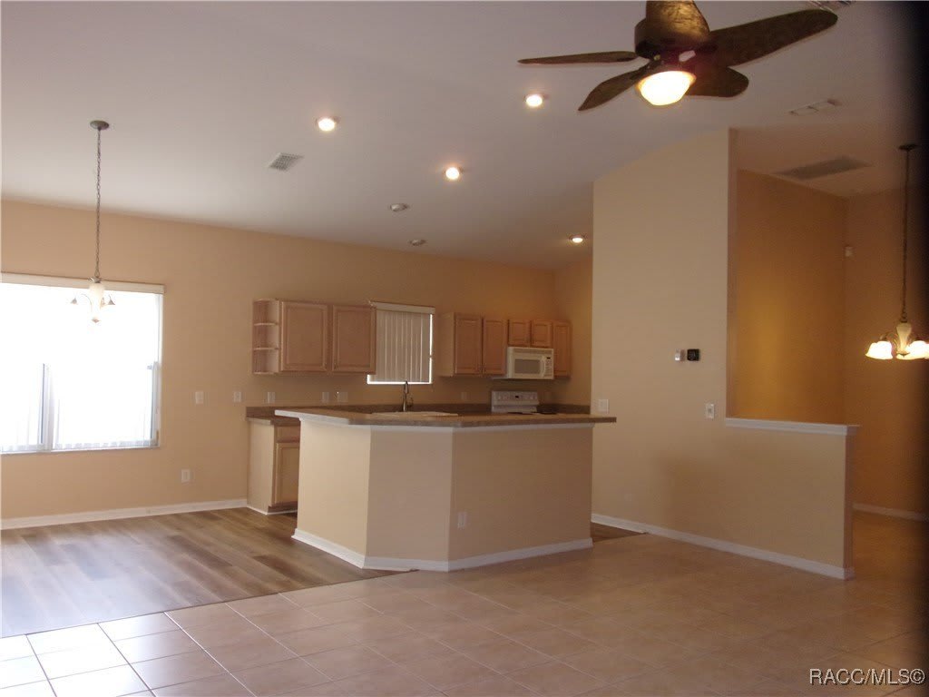 1933 W Shanelle Path – photo 3