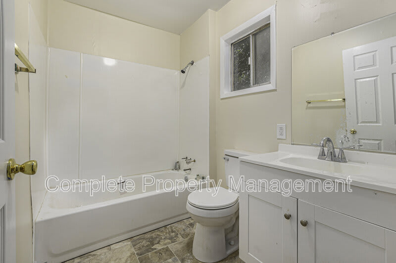 18 Center Street – photo 3