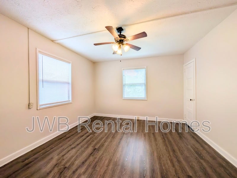 1425 Ron Rd – photo 4