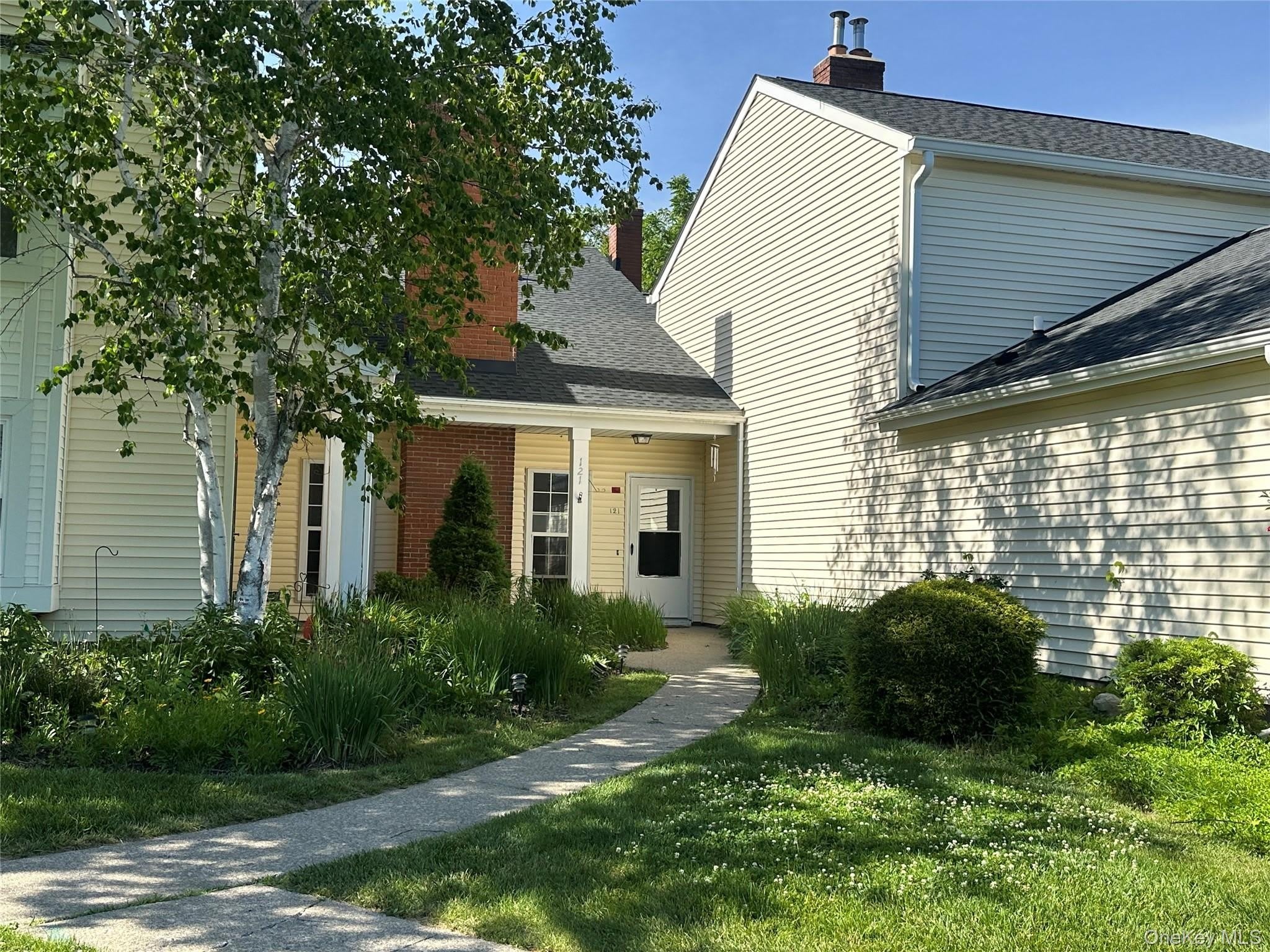 121 Villagegreen Court – photo 1