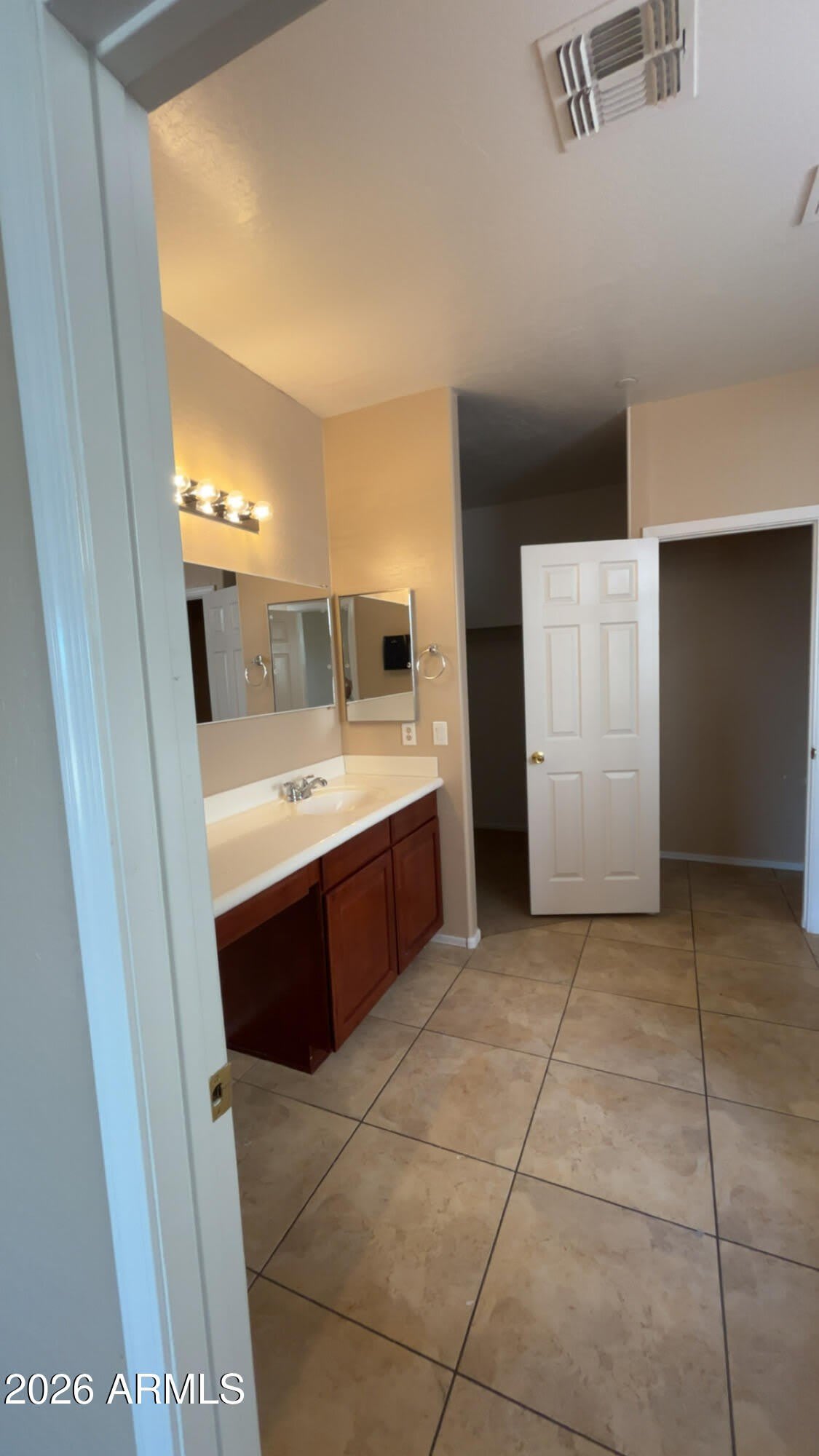6037 S 30TH Drive – photo 3