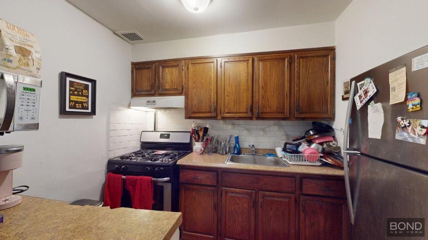 1662 First Avenue – photo 2