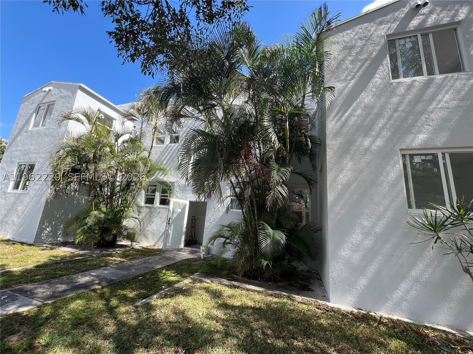 1015 S 17th Ave – photo 2
