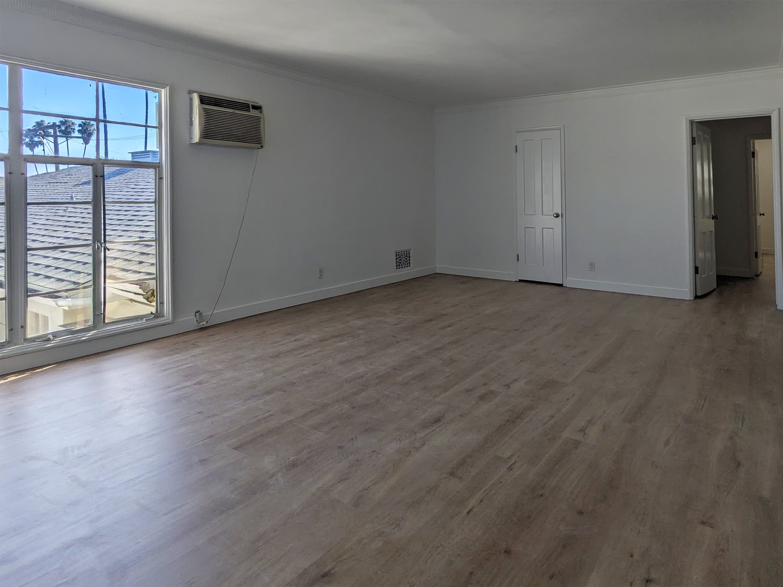 7675 Hollywood Blvd – photo 3
