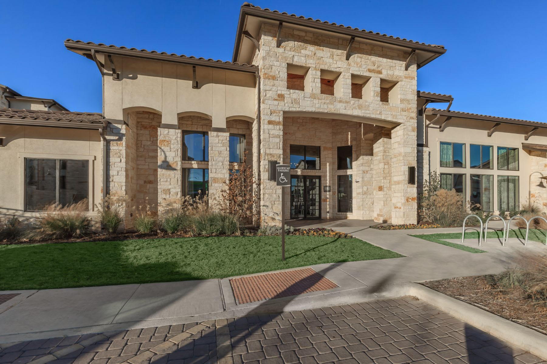 Agora Stone Oak – photo 3