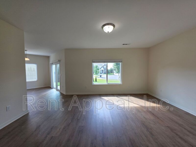 1490 Avalon Creek Road – photo 3