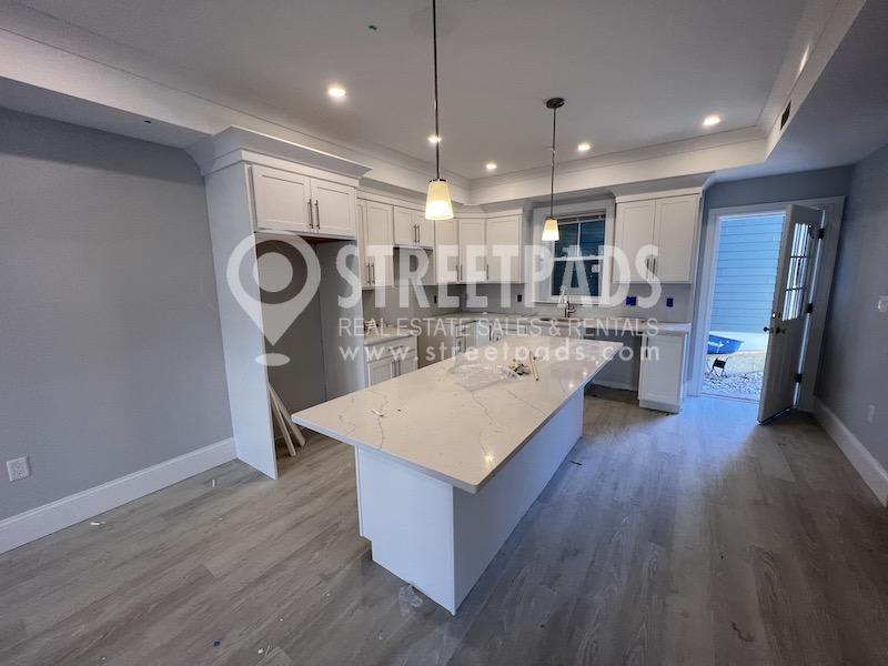 2 Oakland St. – photo 3