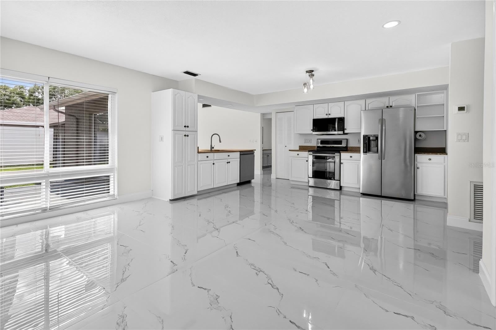 6747 DEER POND Lane N – photo 4