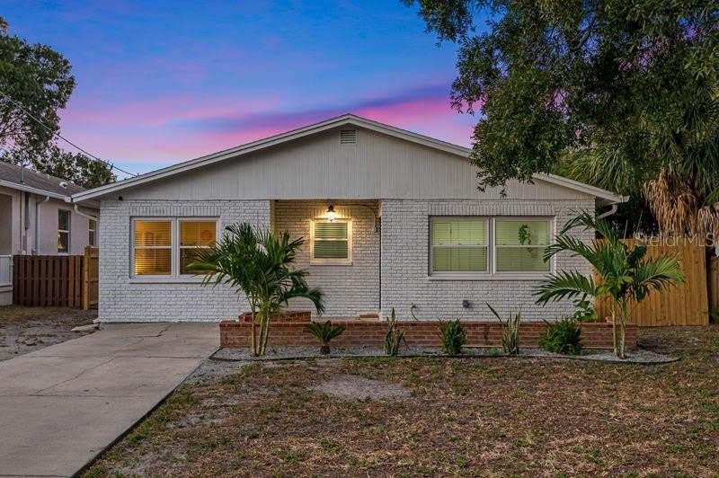 4409 W PEARL Avenue – photo 1