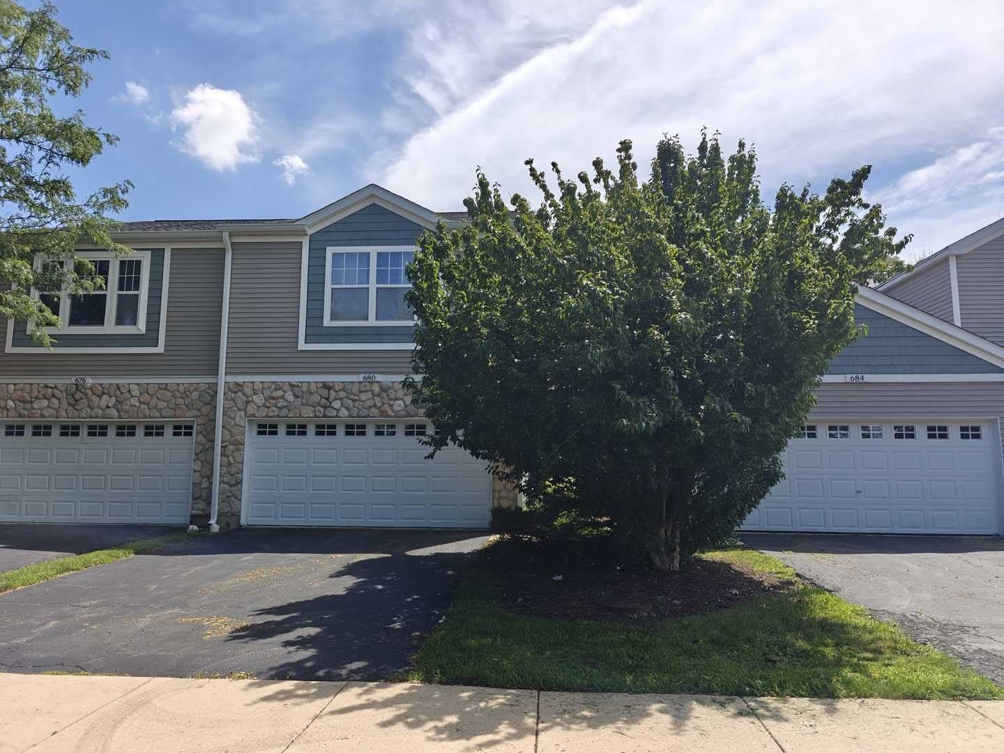 680 Meadowridge Drive – photo 2