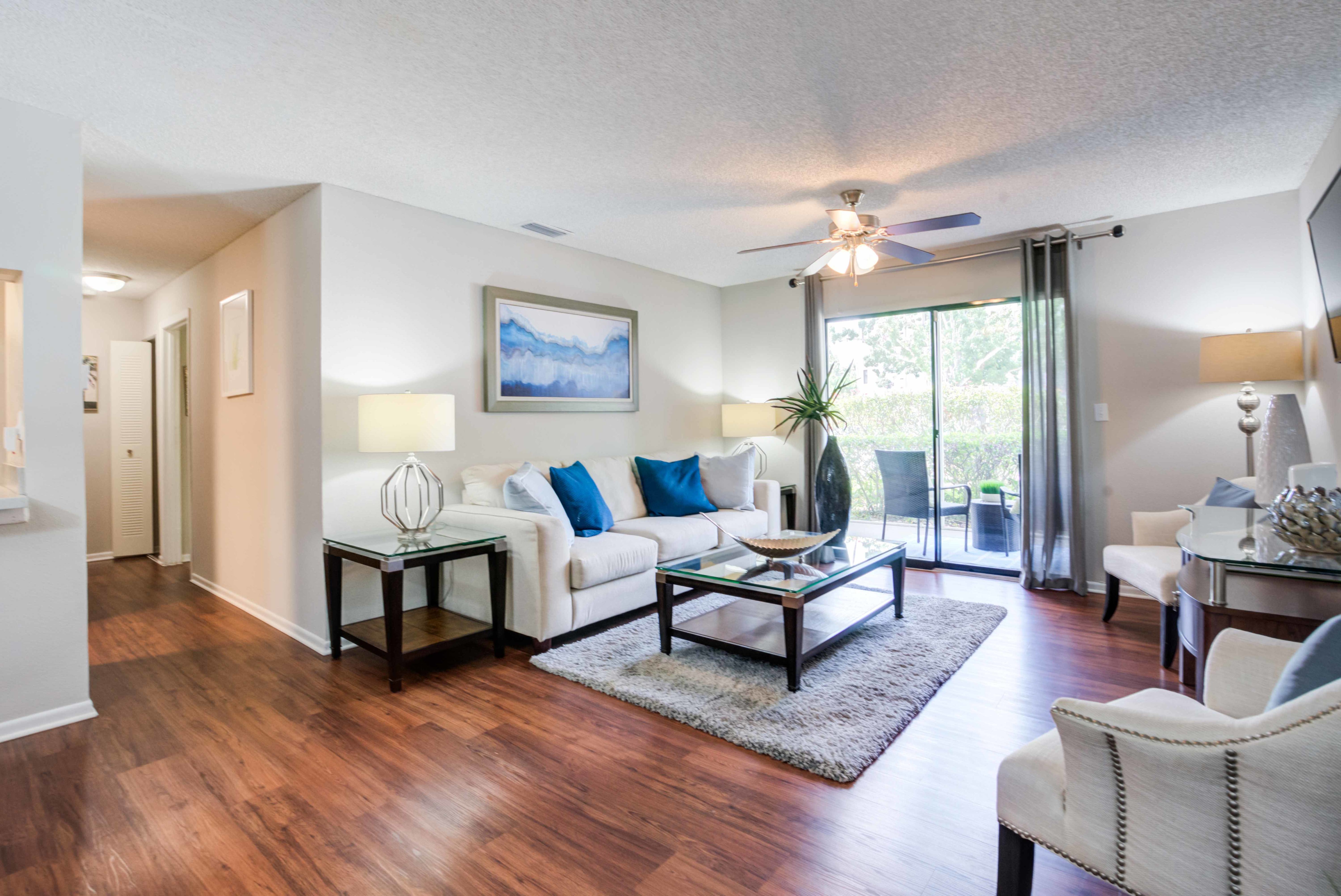 Coral Club Apartment Homes – photo 1