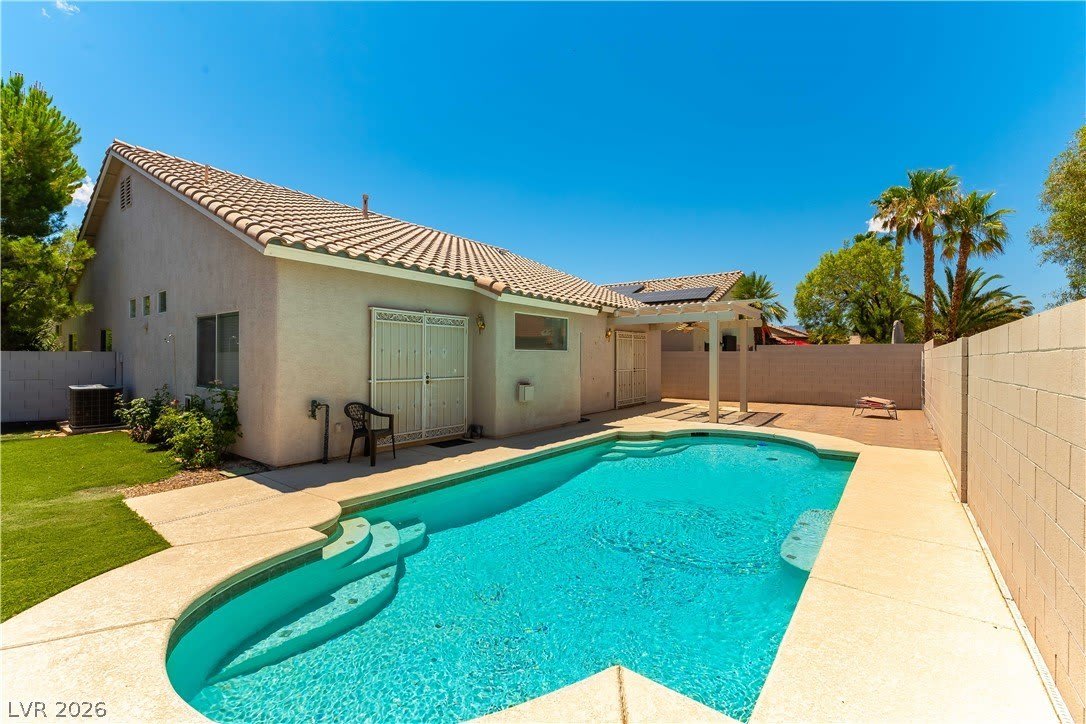 4432 Lobero Avenue – photo 2
