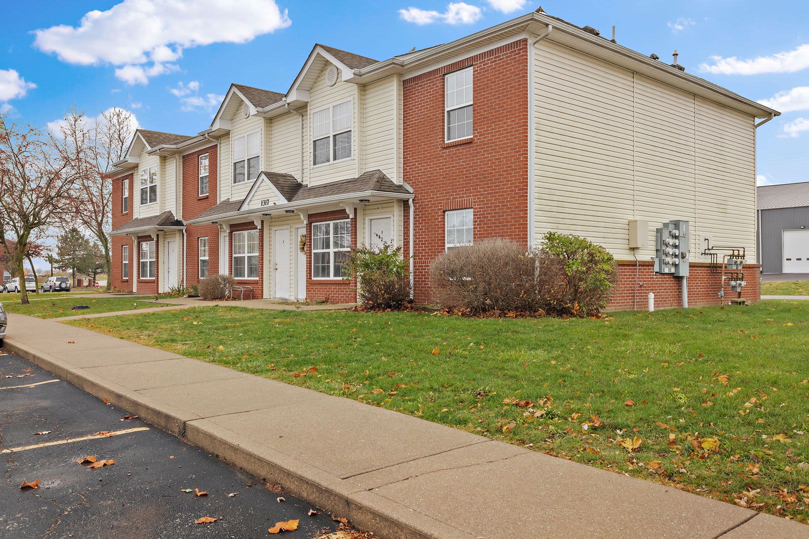 Rent $1475/mo********** Honda Plant around the Corner*********Culdesac Community – photo 2