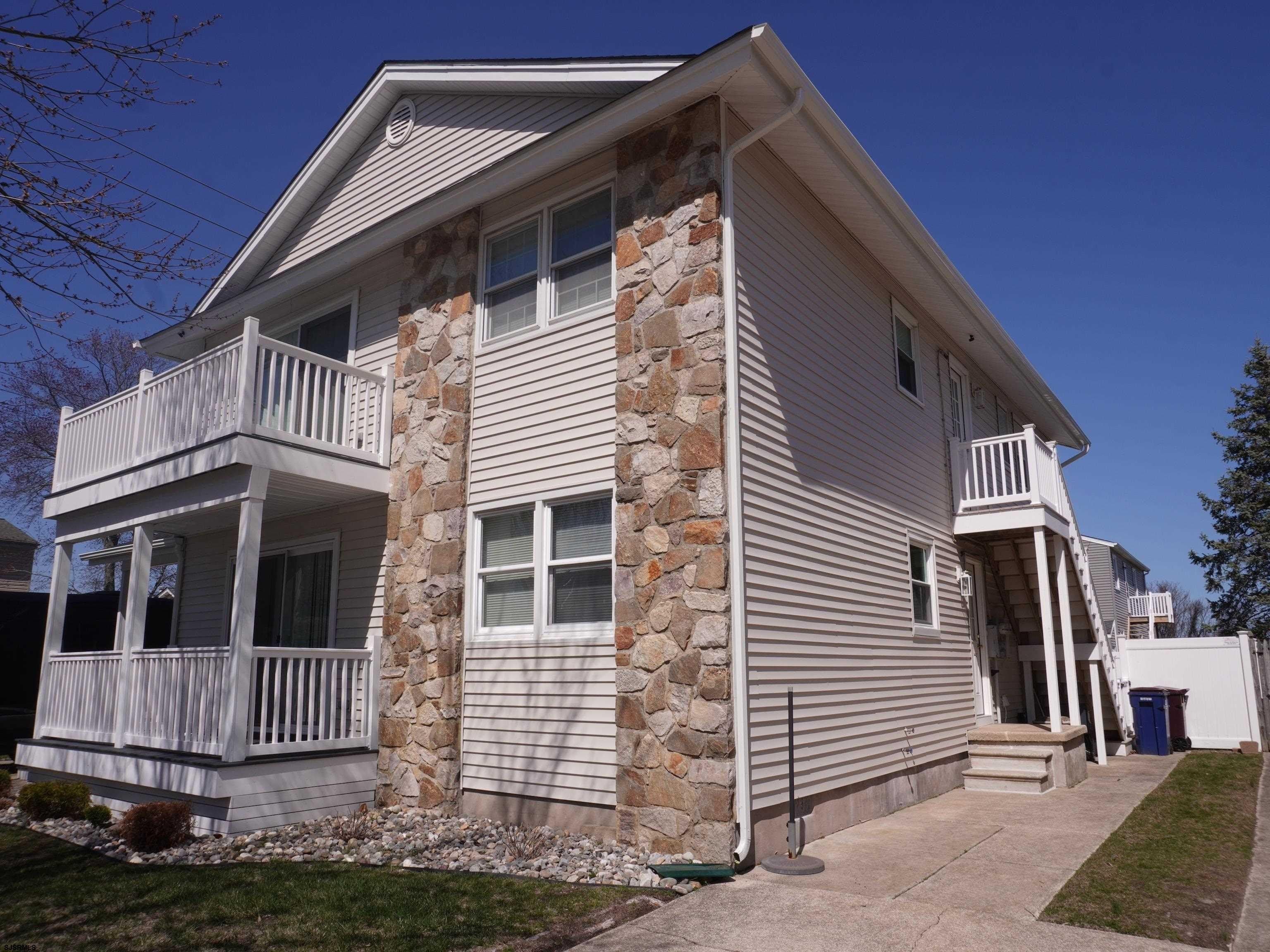 453 Berkshire Dr – photo 2