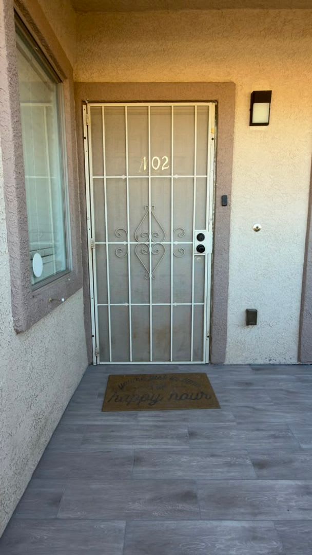 Gated 3 Bedroom Townhome With Attached Garage – photo 3