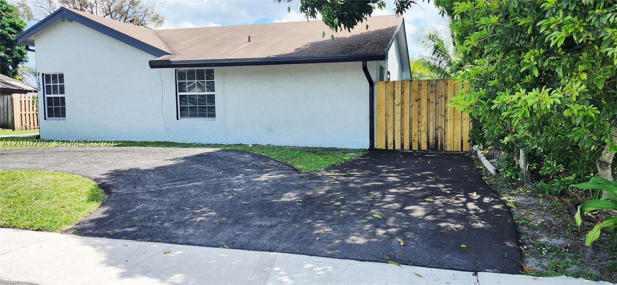 8120 SW 4th Ct – photo 4