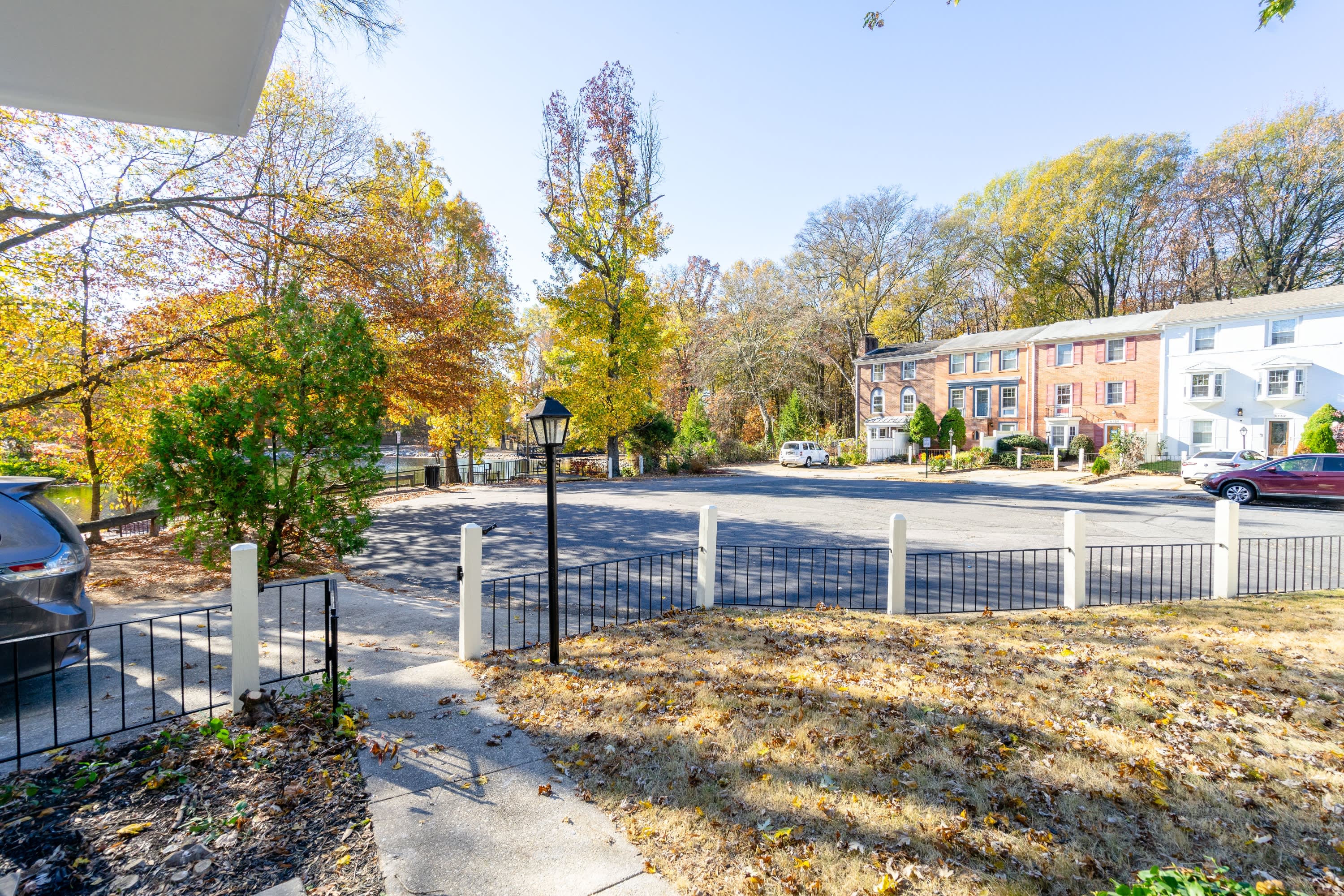 8131 Pinelake Court – photo 2