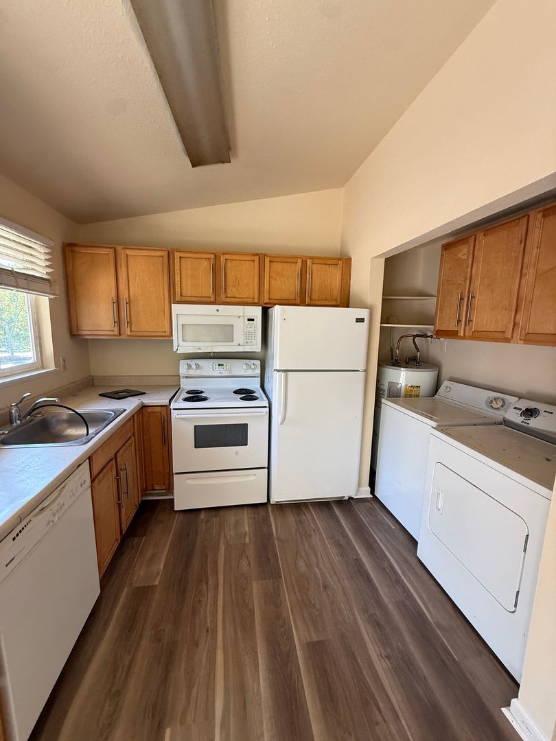 18770 Nw Shadow Lane Move In Special First Month S Rent Free Rock Creek Duplex – photo 4