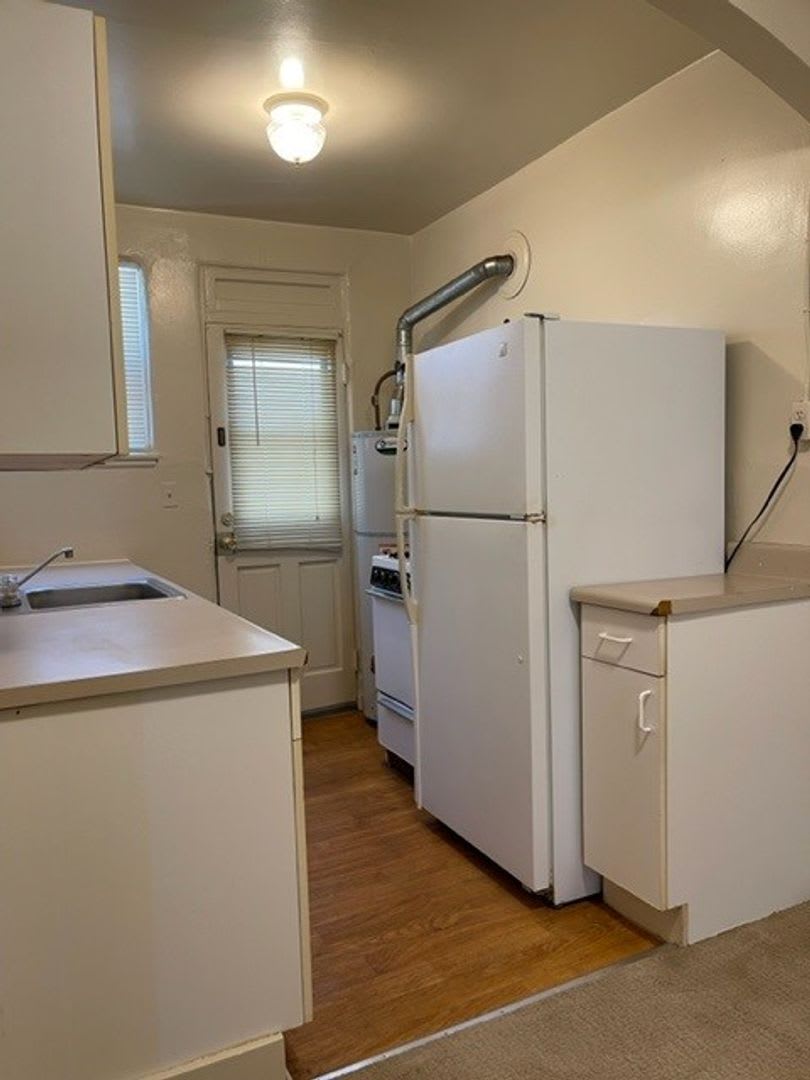 Quaint Studio, Freshly Painted, in Central Berkeley – photo 4