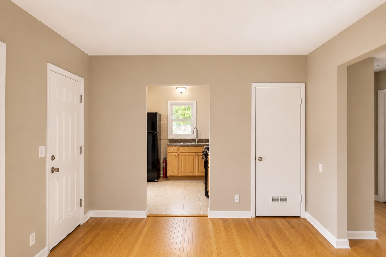 5201 Irving Avenue N – photo 2