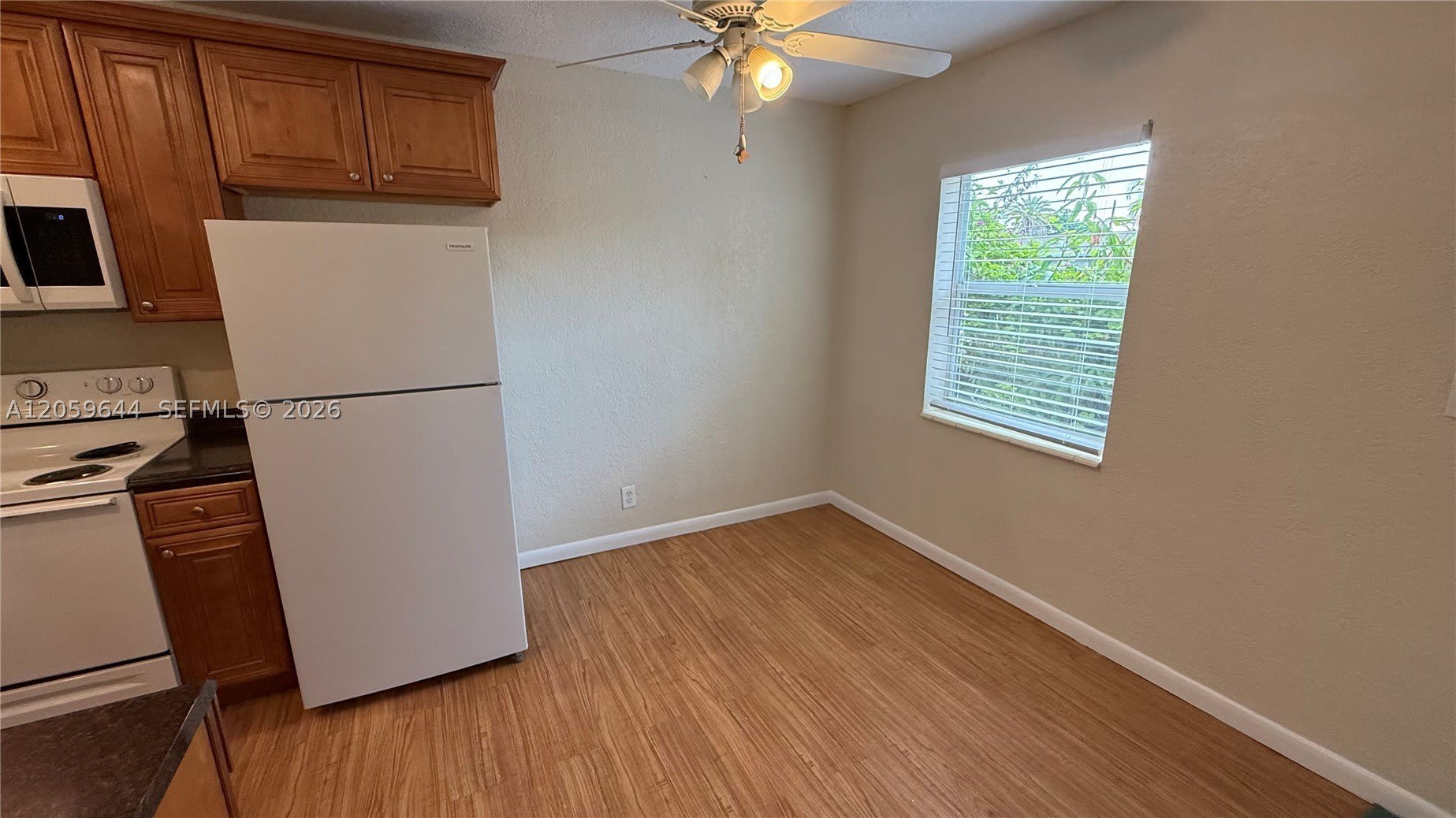 1310 NE 14th Ave – photo 2