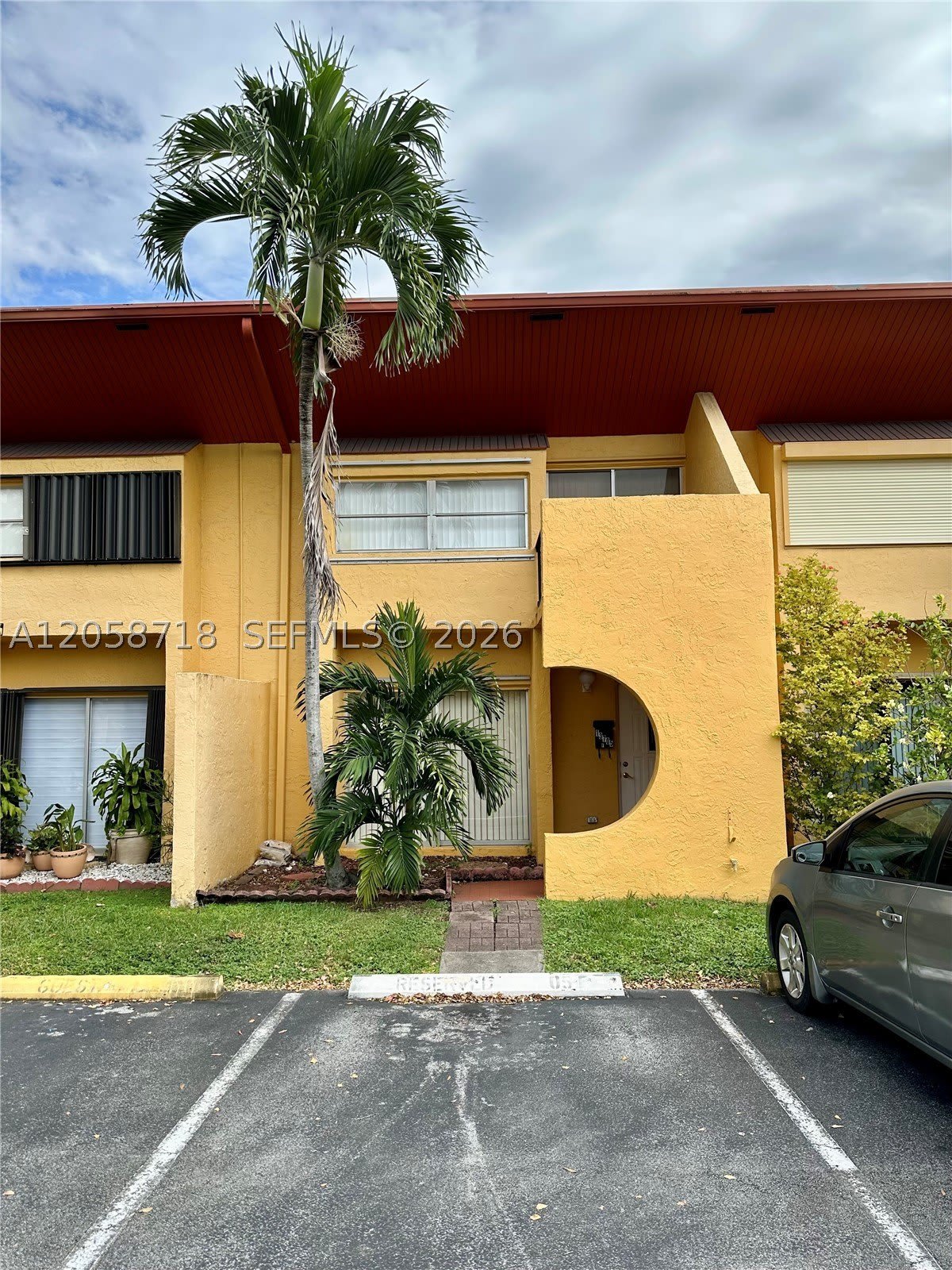 13705 SW 84th St – photo 1