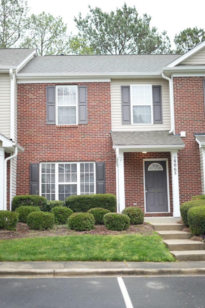 Coming Soon September 10Th 3 Br 3Ba Renovated Townhome In Matthews – photo 2