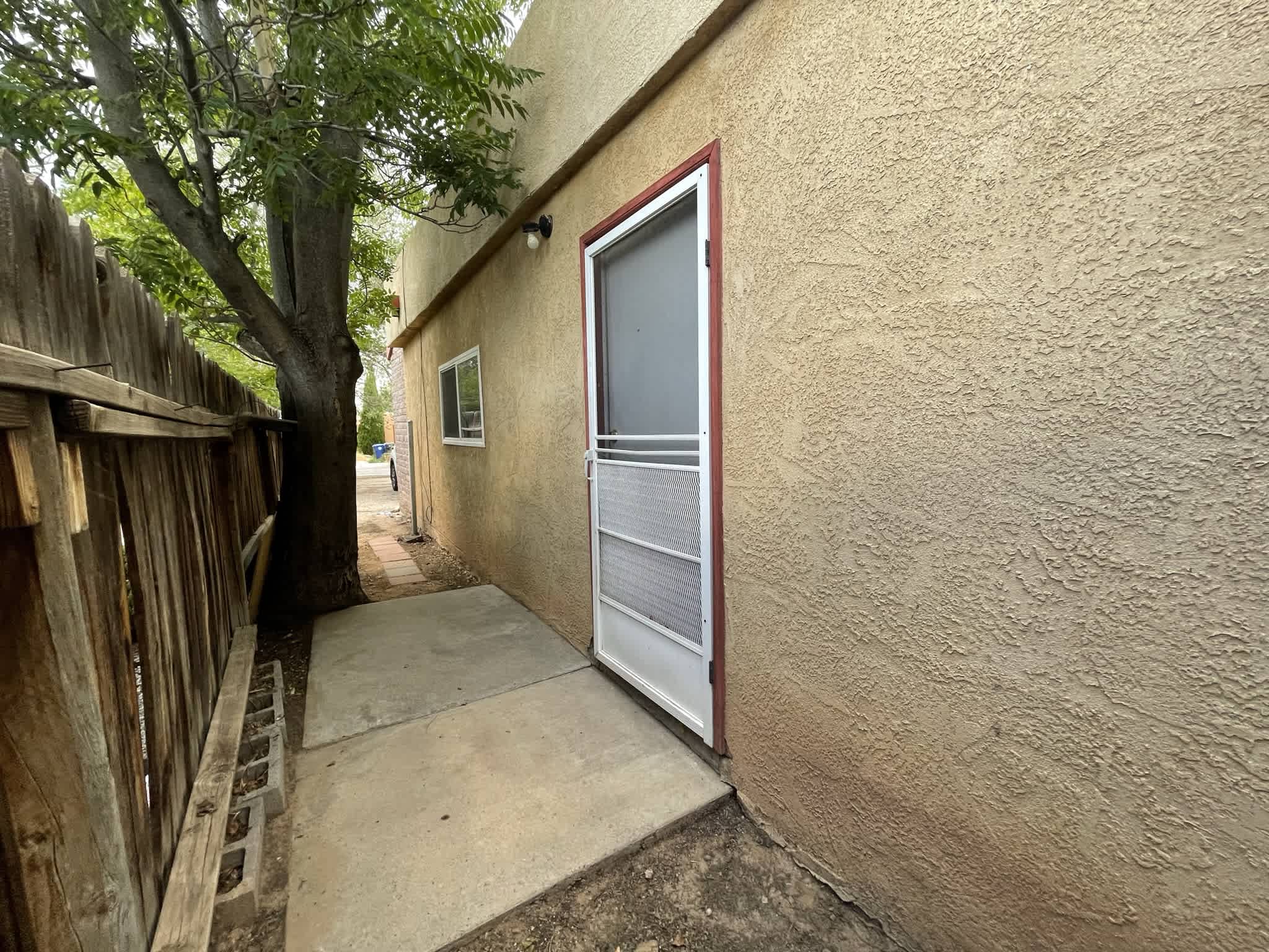 618 Jefferson NE – photo 1