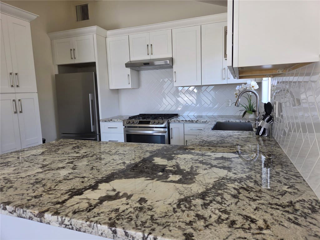 1812 West Balboa Boulevard – photo 5