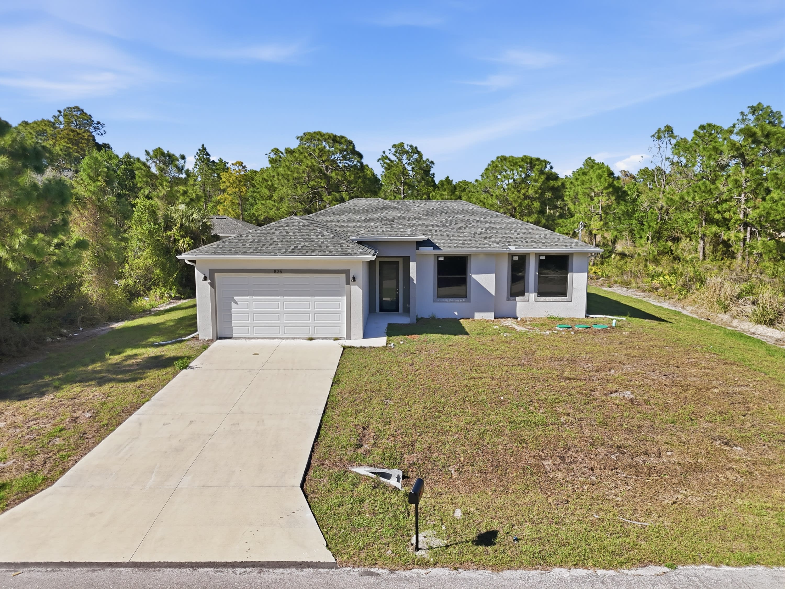 825 Carbon Street East – photo 4