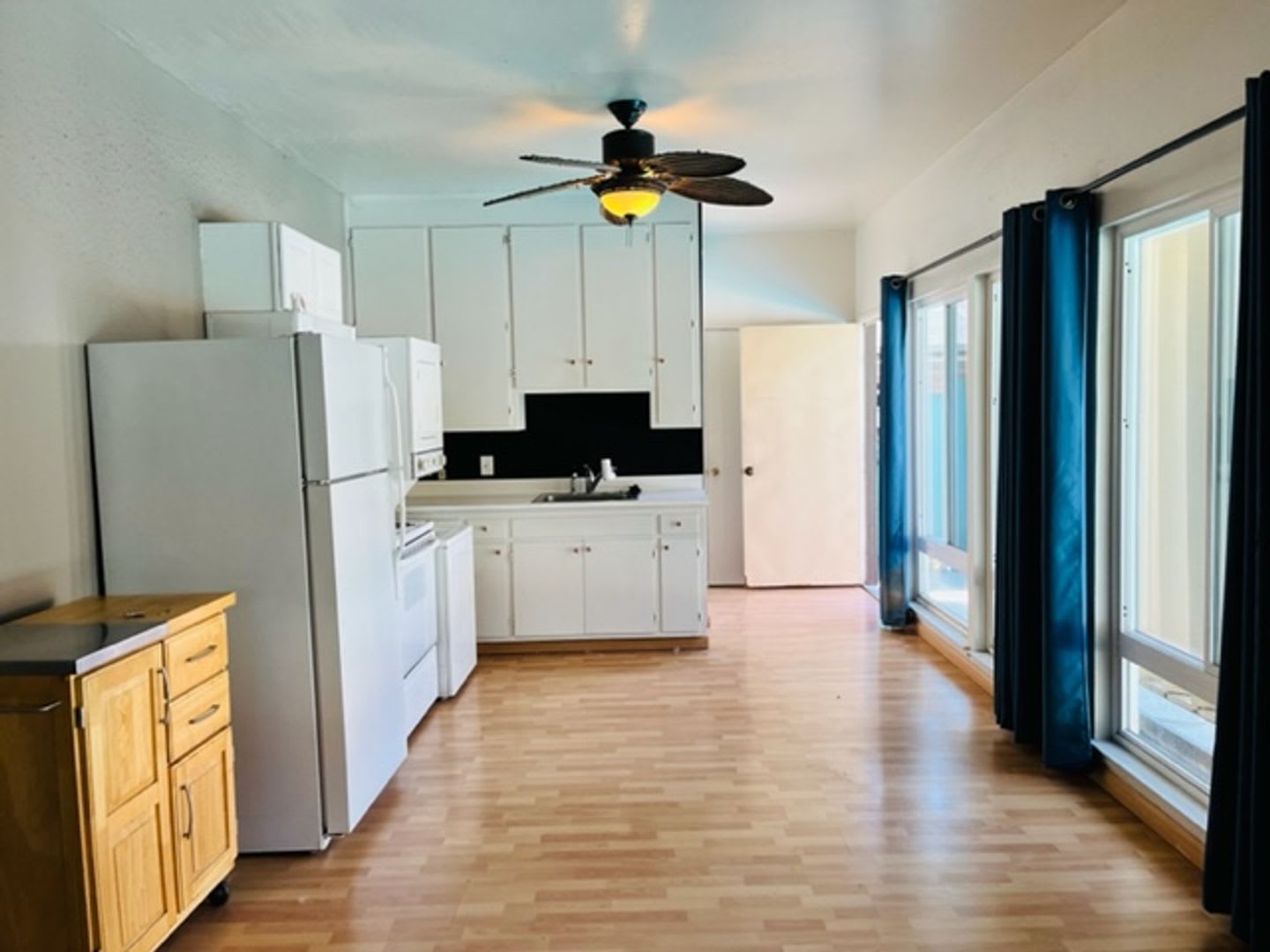 Adorable Studio In Upper Land Park – photo 2