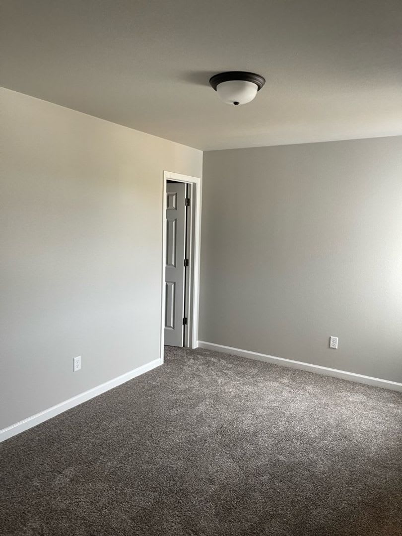 Spacious 3 Bed 2 5 Bath First Month Free – photo 3