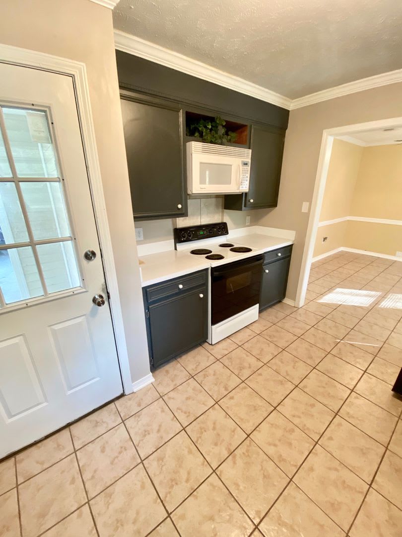 3 bed, 2 bath in the Heart of Ridgeland – photo 2
