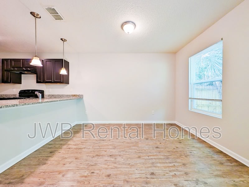 1746 Art Museum Dr – photo 4