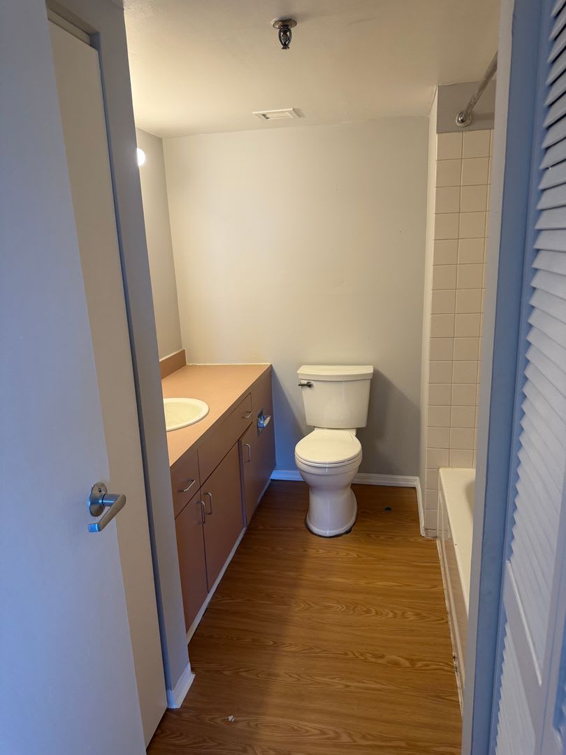 Studio 1 Bath With Balcony Apartment Ready For Move In – photo 2