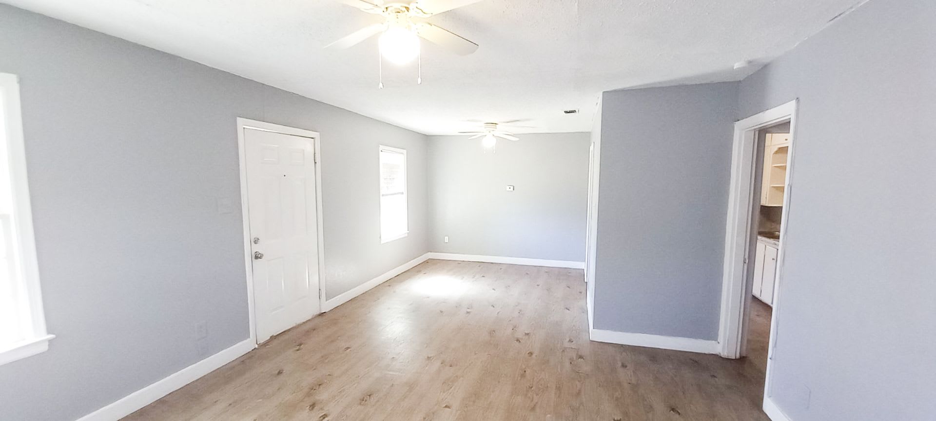 Handyman Special 0 First Month S Rent You Fix You Save Big Ext 2 – photo 3