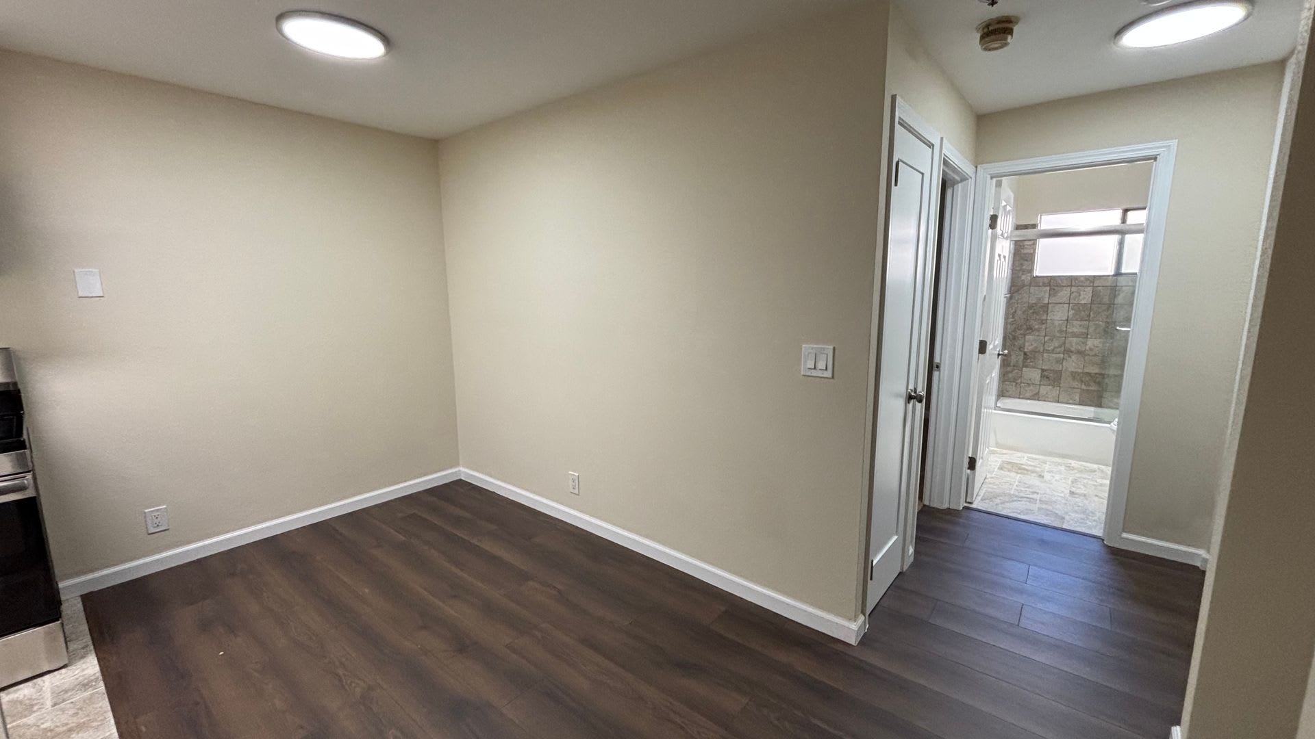 Renovated 2 Bedroom 1 Bath Condo w/ Balcony! -- Available Now!!! – photo 5