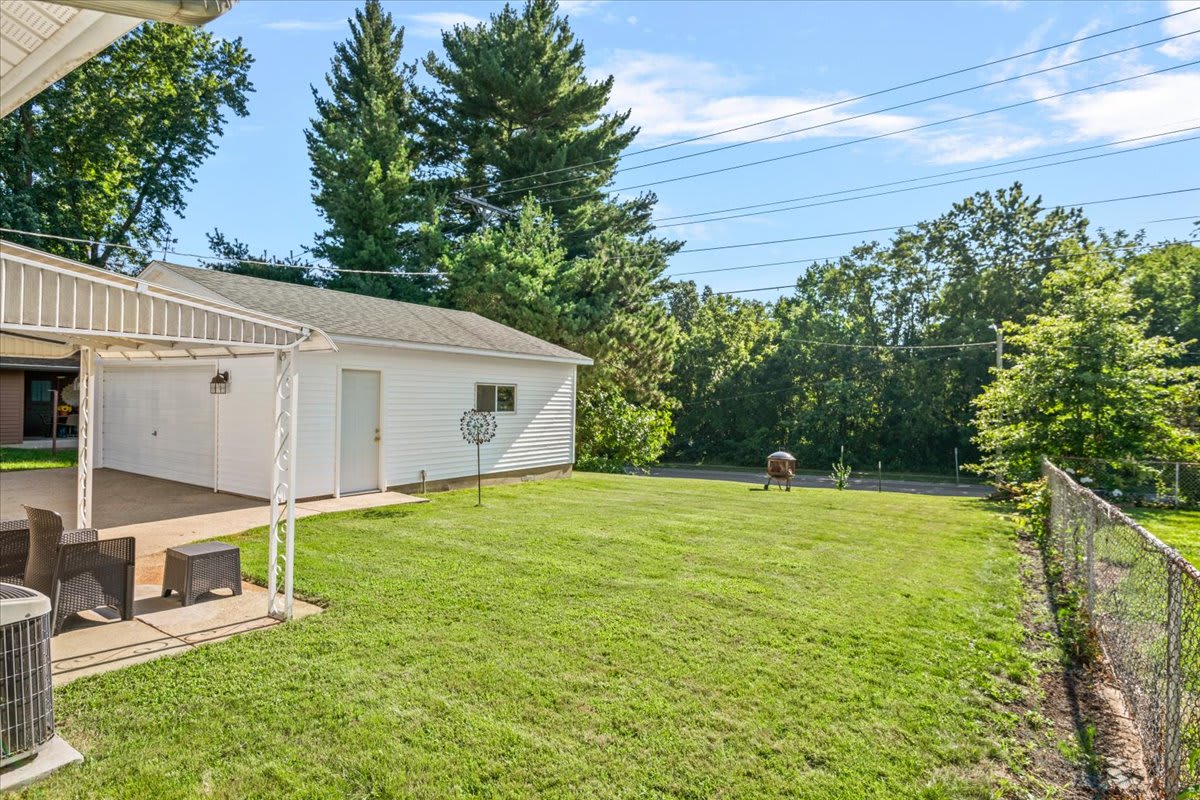 1326 Johnson Lane – photo 5